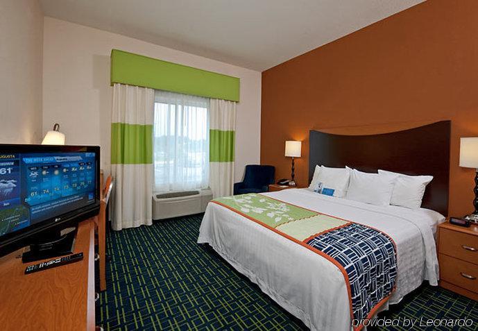 Fairfield Inn And Suites By Marriott Augusta Rom bilde